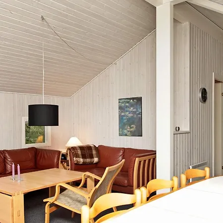 6 Person In Humble-by Traum Humble